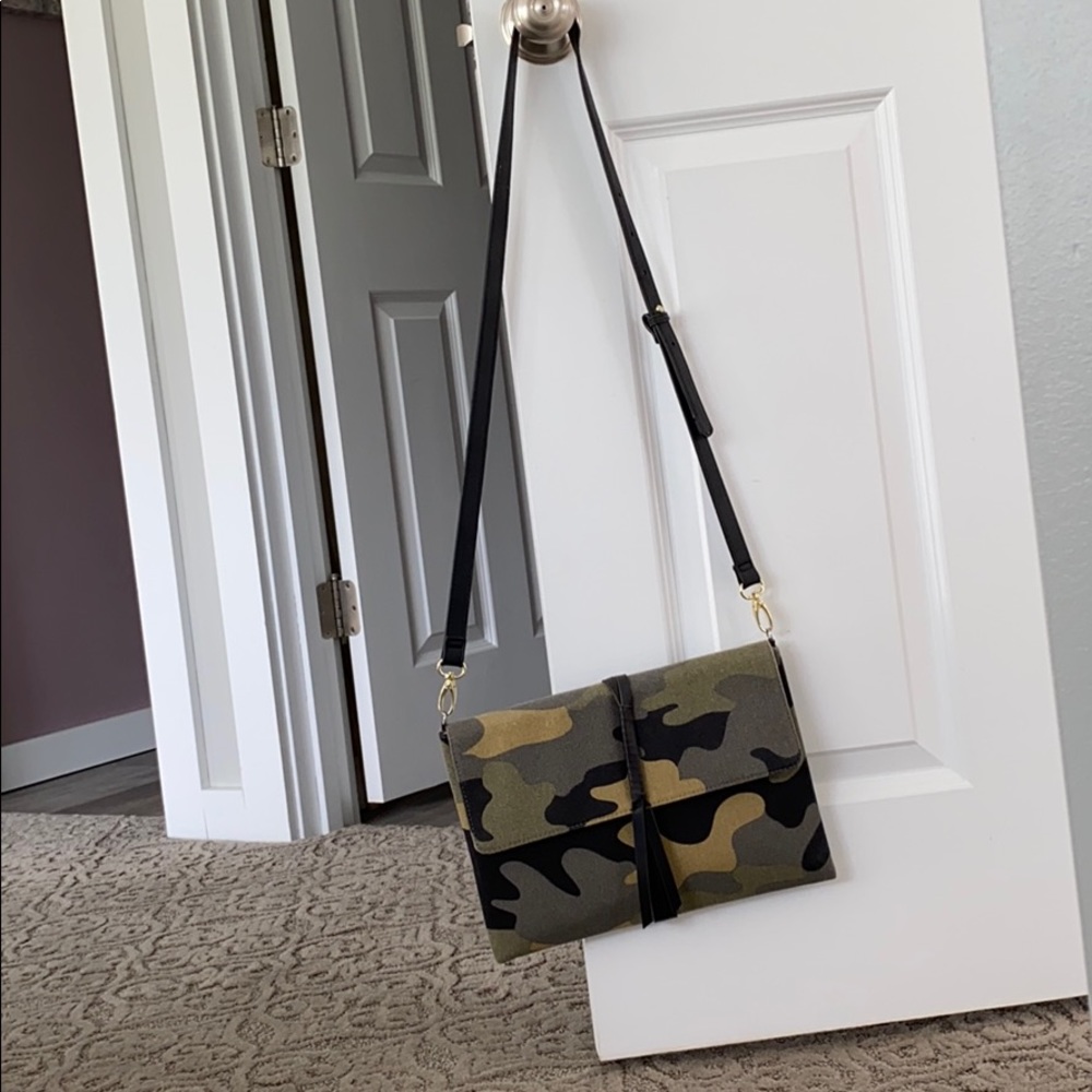 Cross body Stella and Dot bag used once